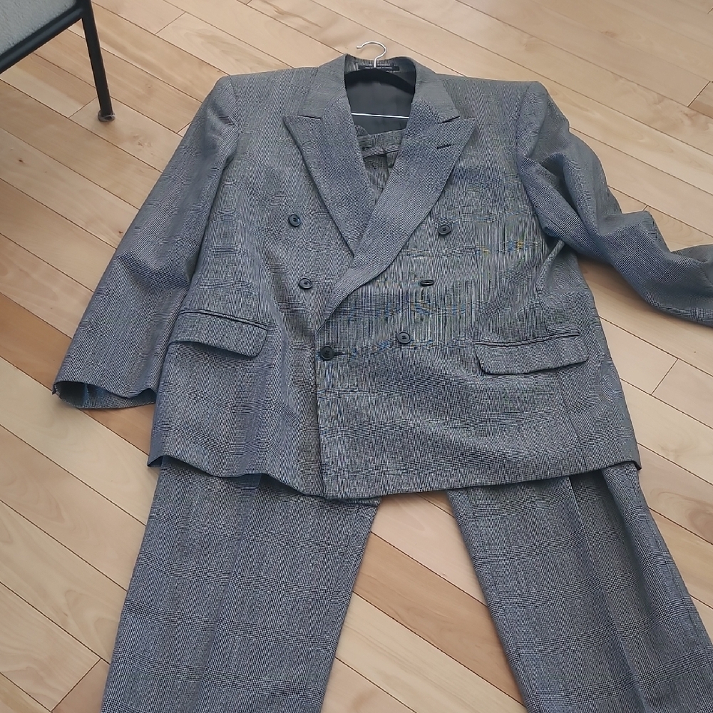 Men's Gray Double-Breasted Suit